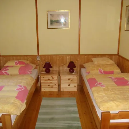 Hipsagh Vendeghaz Gasthuis Hegykő